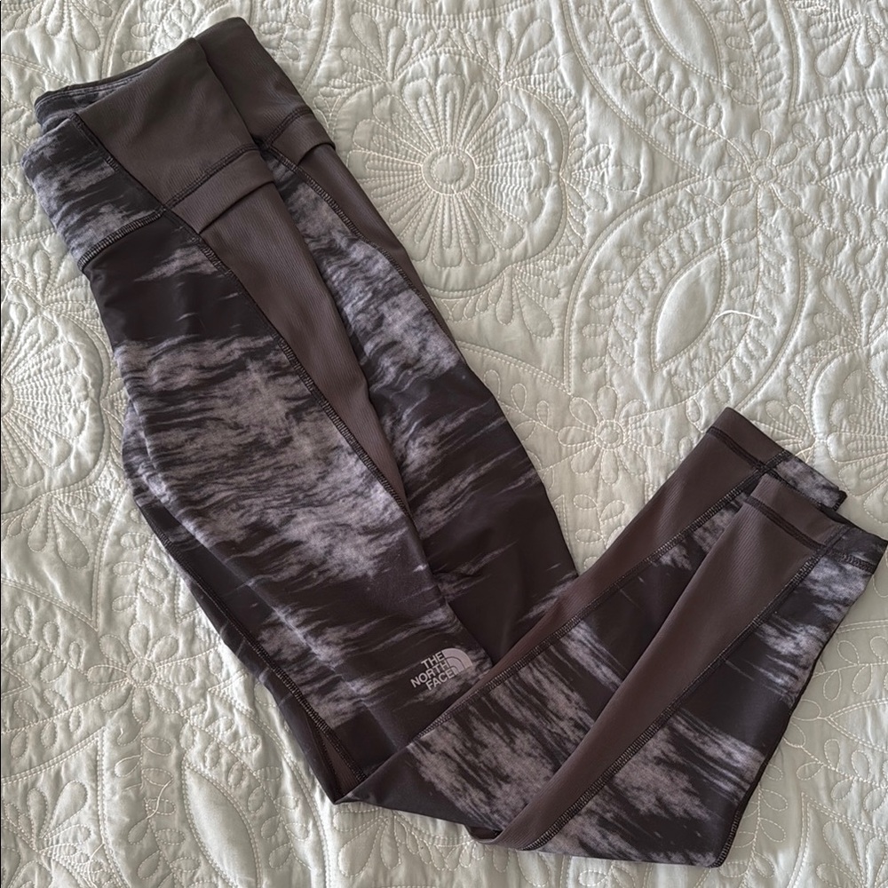 The North Face Women's Black and Gray Pants